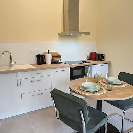 Confort à Avec Terrasse, Proche Transports, Idéale Pour Couples Et Bébés. - Fr-1-653-231